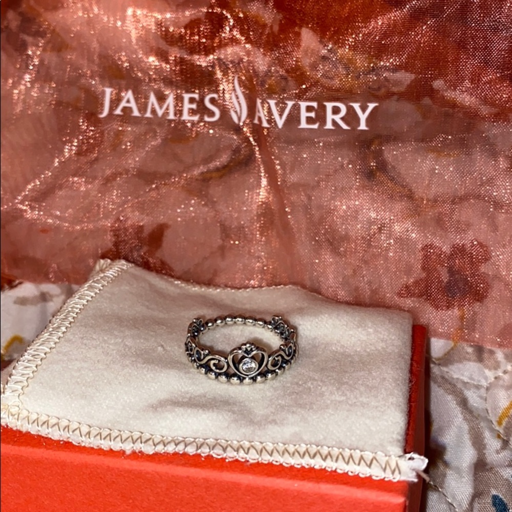 👑PANDORA princess ring!Though it was James Avery!